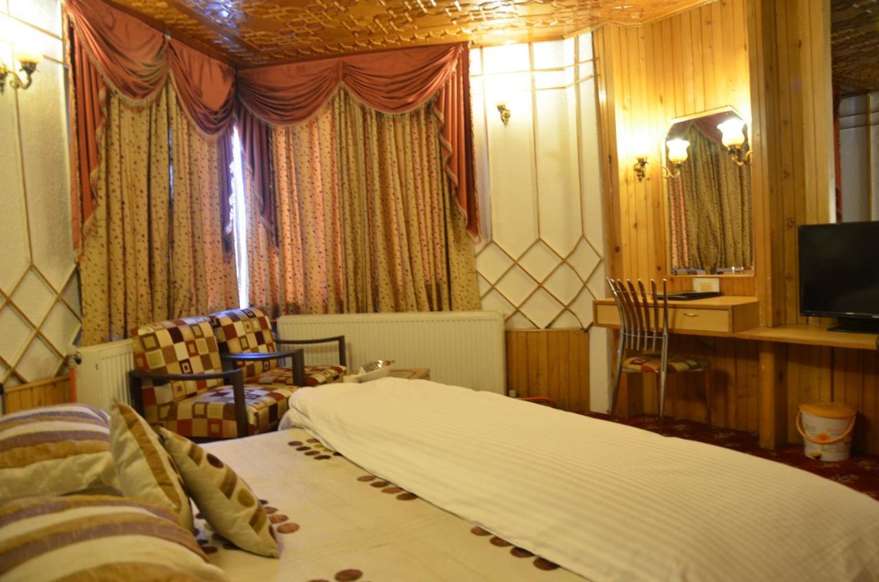 Hotel Hilltop Gulmarg JAMMU AND KASHMIR Exterior foto