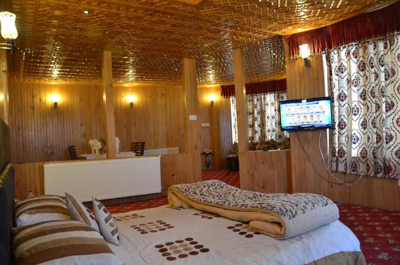 Hotel Hilltop Gulmarg JAMMU AND KASHMIR Exterior foto